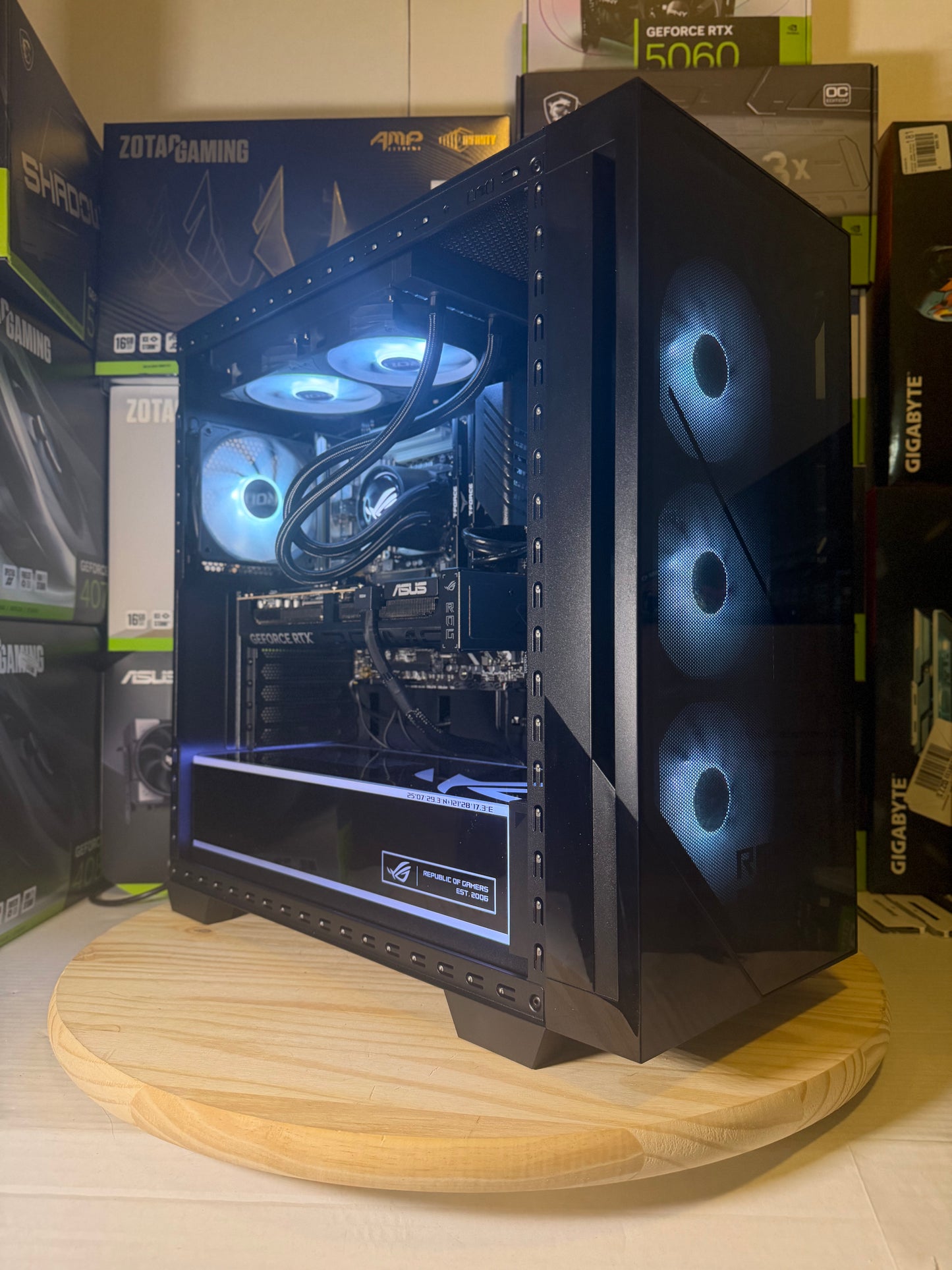 5070Ti | 32GB DDR5 | Core Ultra 7 | 2TB SSD