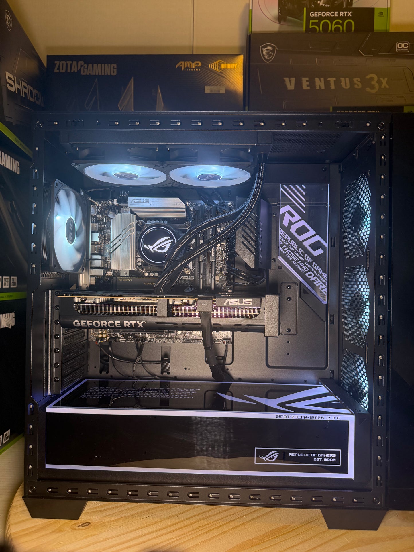 5070Ti | 32GB DDR5 | Core Ultra 7 | 2TB SSD